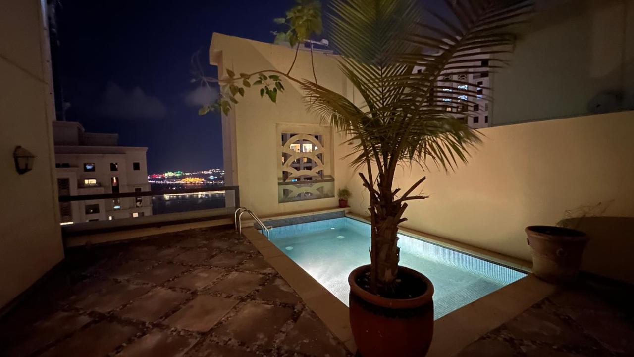 Neyar Beach Vibes - The Penthouse Hostel Дубай Екстериор снимка
