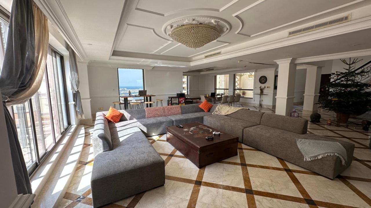 Neyar Beach Vibes - The Penthouse Hostel Дубай Екстериор снимка
