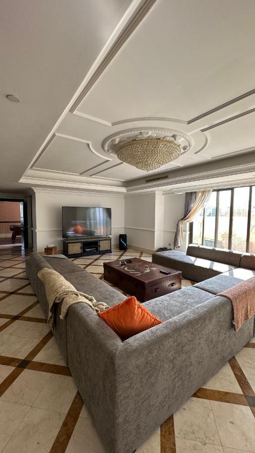 Neyar Beach Vibes - The Penthouse Hostel Дубай Екстериор снимка