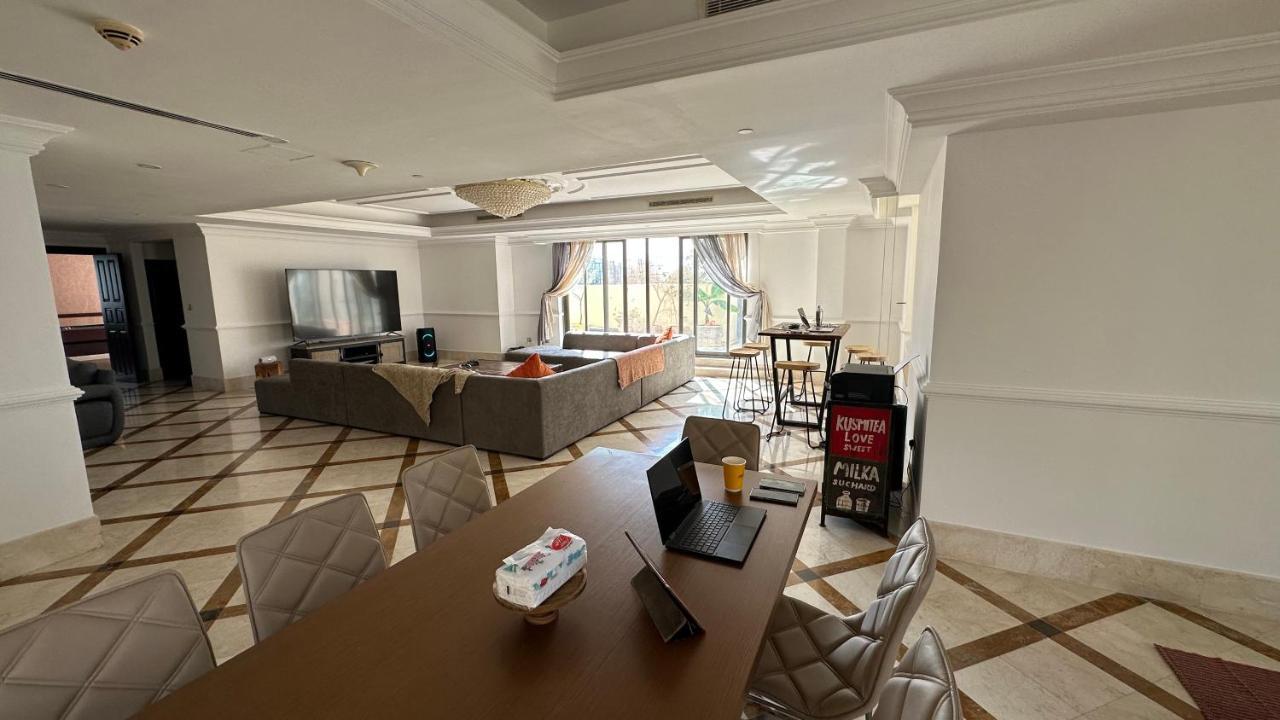 Neyar Beach Vibes - The Penthouse Hostel Дубай Екстериор снимка
