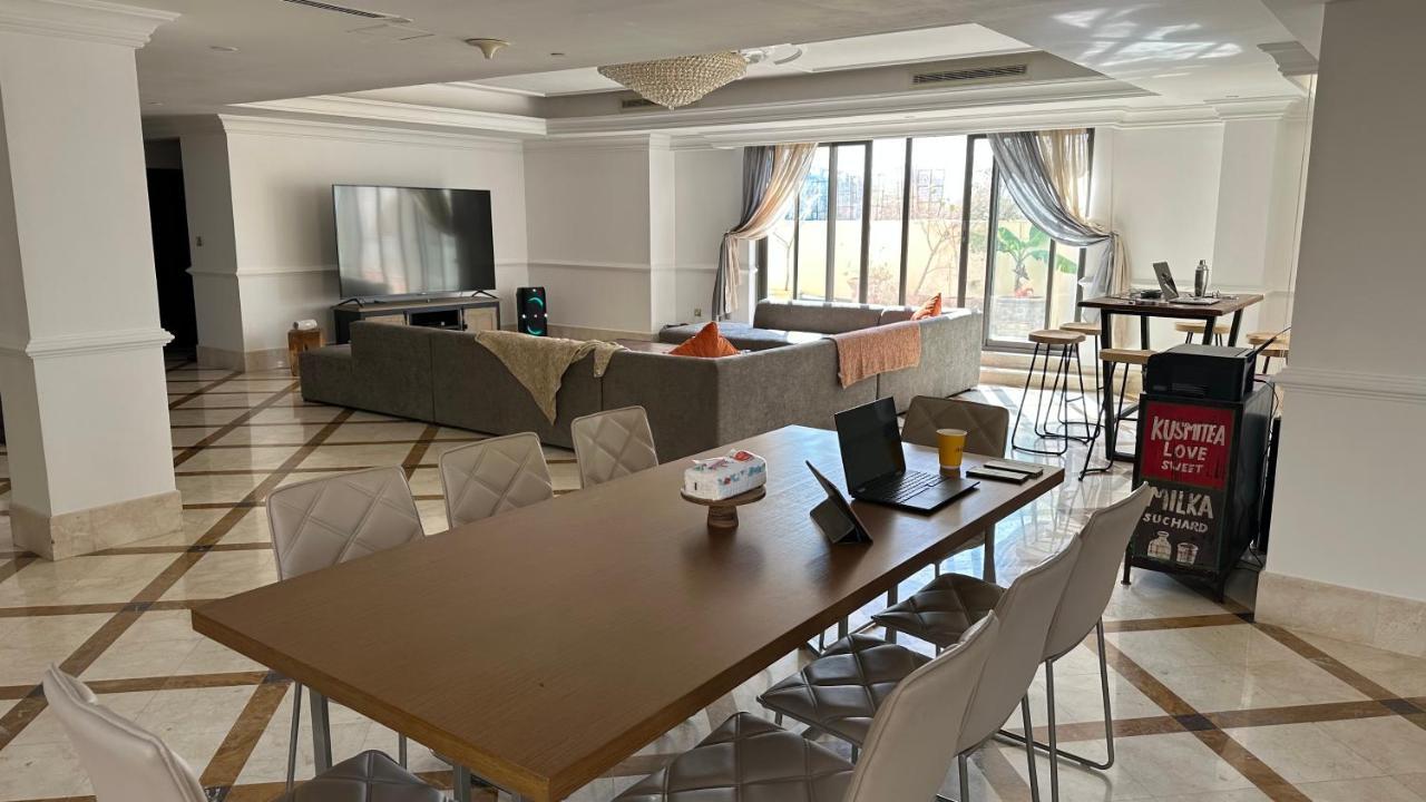 Neyar Beach Vibes - The Penthouse Hostel Дубай Екстериор снимка