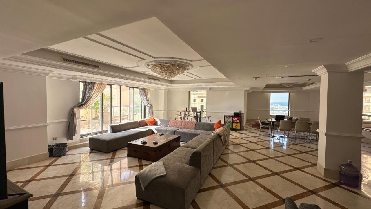 Neyar Beach Vibes - The Penthouse Hostel Дубай Екстериор снимка