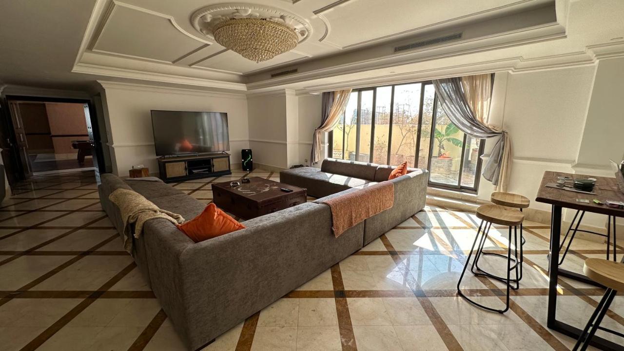 Neyar Beach Vibes - The Penthouse Hostel Дубай Екстериор снимка