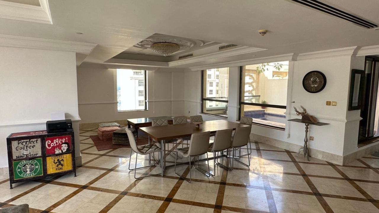Neyar Beach Vibes - The Penthouse Hostel Дубай Екстериор снимка